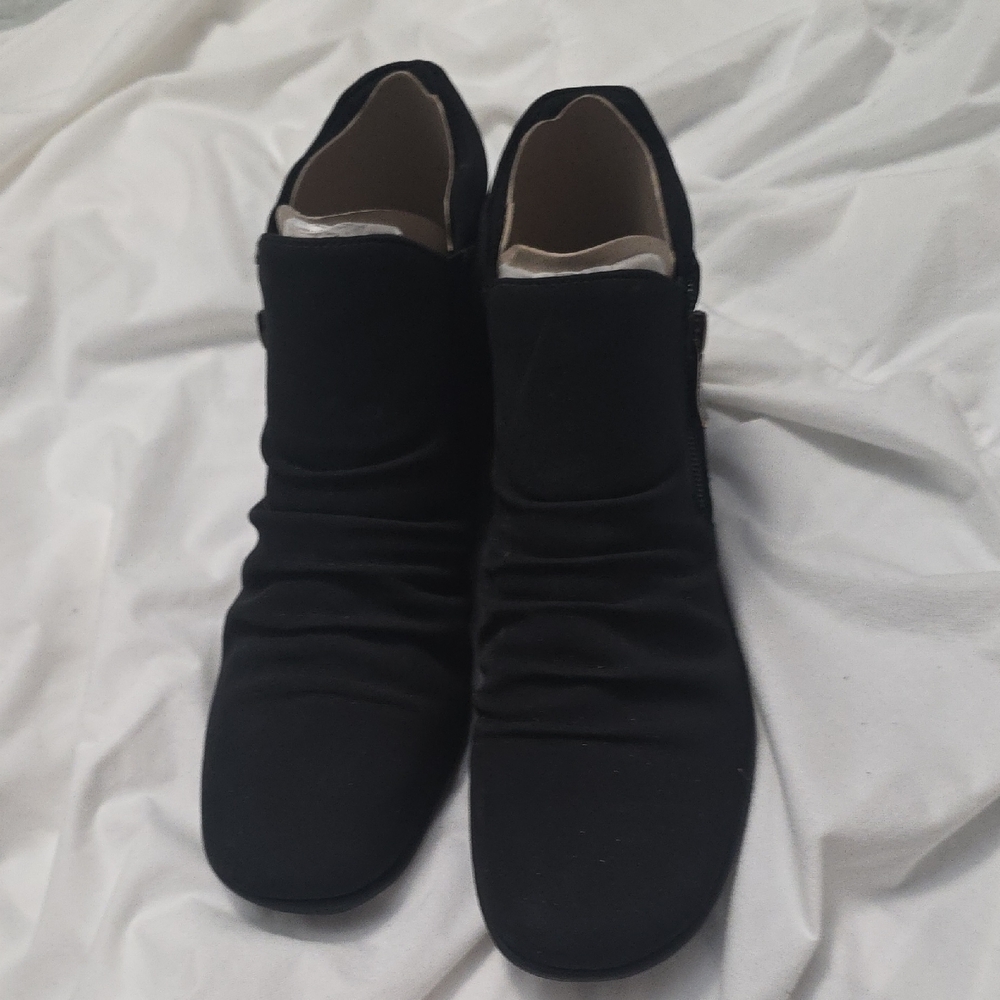 Easy Spirit Black Ankle Boots